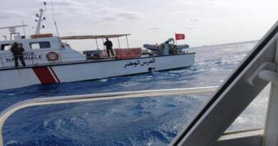 فقدان 23 مهاجراً إثر غرق مركبهم في البحر