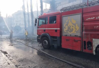 إخماد حريق أشجار ضخم في شارع الحمراء بحمص
